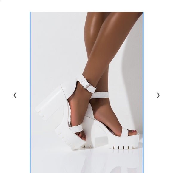 AKIRA Shoes - White chunky heel platform
